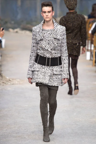 Look 5
